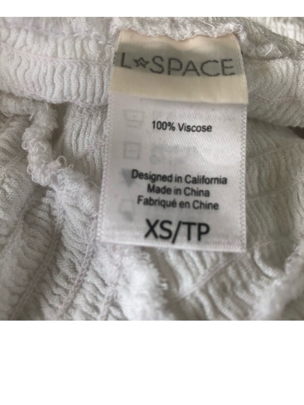 Like New l*space White Textured Viscose Jumpsuit Lightweight Crinkle Style 🕊